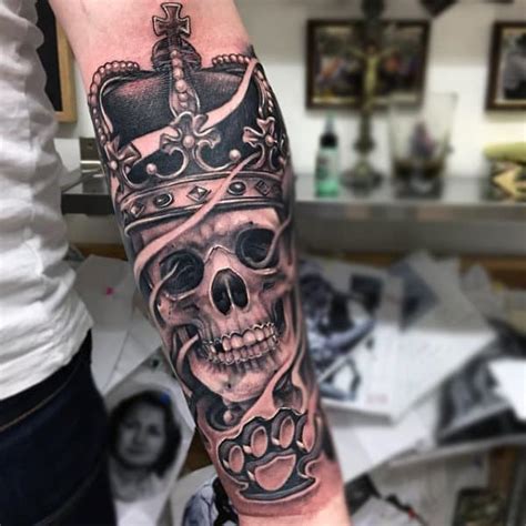 skull with crown tattoo meaning